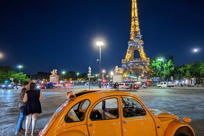 Guided and Private Tour of 3 hours through Paris aboard a Citroën 2cv - Pickup and meeting point, plus how the drop off helps