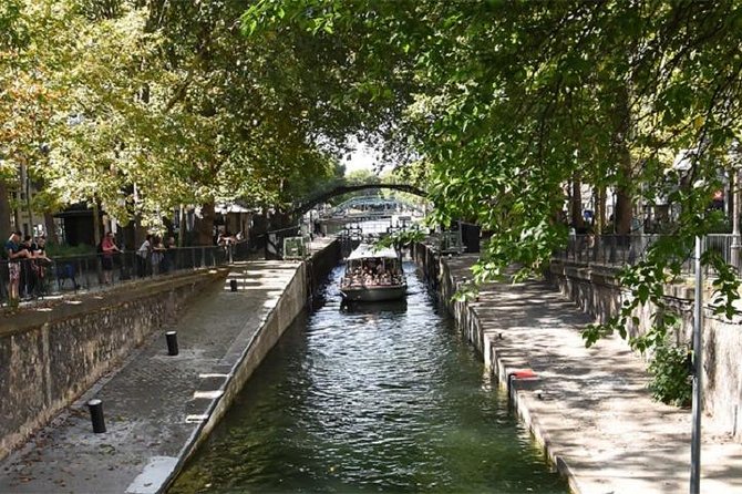 Guided Cruise The Old Paris on Canal Saint Martin - The underground tunnel: when Paris goes quiet