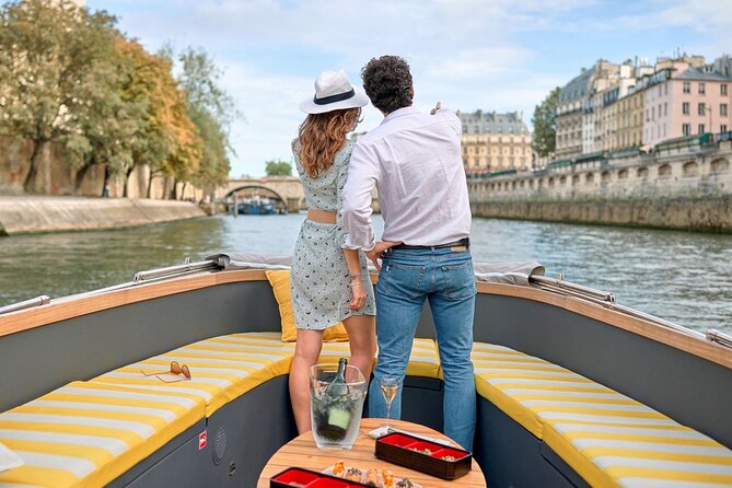 Guided Luxury River Cruise & Walking Tour of Paris' Monuments - Pont Alexandre III and the Seine: the photo finish to the walk