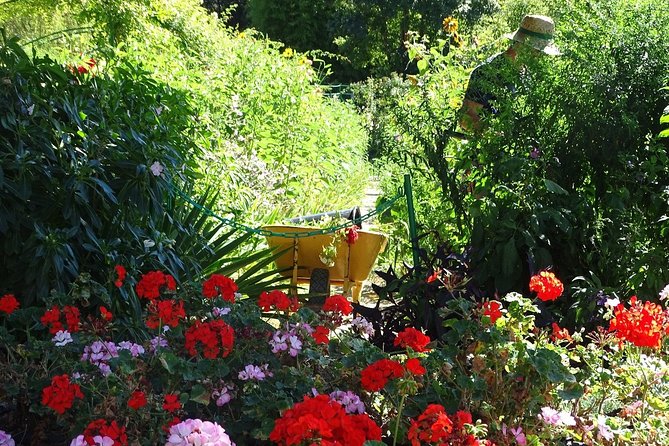 Guided tour Monet's house and gardens/small group - Finding the meeting point at Les Nymphéas without stress