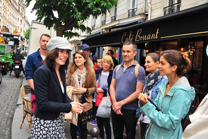 Guided tour of Montmartre in songs with a professional - Dalida landmarks and the Theatre Lepic film tie-in