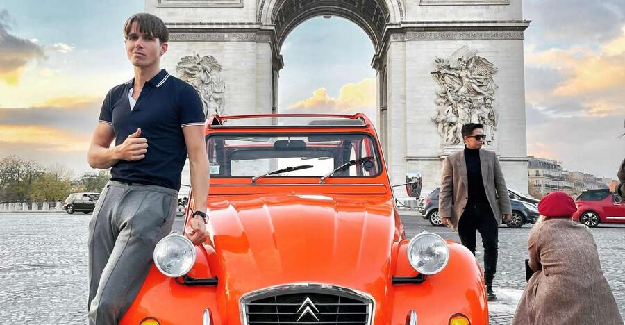 Guided Tour of Paris in Classic Convertible - Eiffel Tower to Notre-Dame: the main monument loop, stop-by-stop