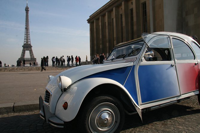 Half day trip in Paris in a vintage and convertible car with a Parisian - Price and value: when $359.39 per group adds up