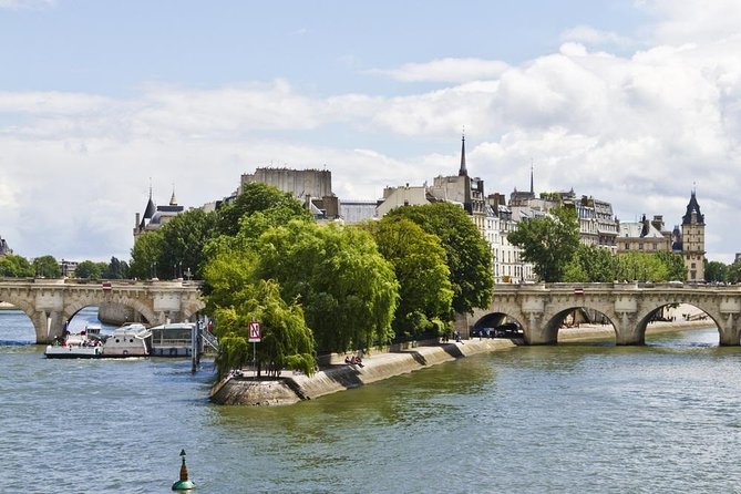 Highlights & Hidden Gems of Ile de Cité & the Left Bank: Private City Tour - Key Things to Know Before You Go
