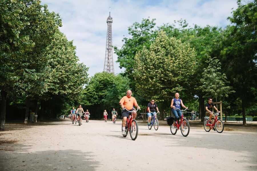Highlights of Paris Bike Tour in English or Dutch - Key things that make this Paris bike tour worth your time