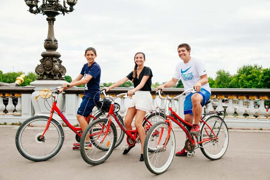 Highlights of Paris Bike Tour in English or Dutch - The Louvre area: see the grandeur even if you skip museum time