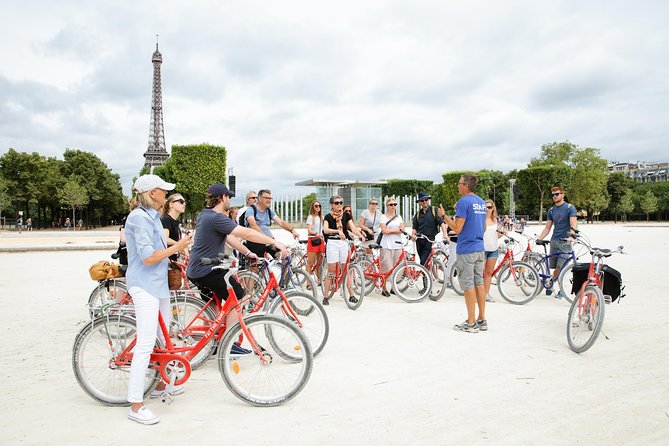 Highlights of Paris Bike Tour w/ a Local Guide (English or Dutch) - The Full Route, Stop by Stop, and What Each Moment Is Like