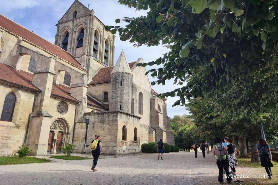 Hiking Adventure in Van Gogh's footsteps (6 miles walk) - The 6-mile walk: where the scenery supports the story