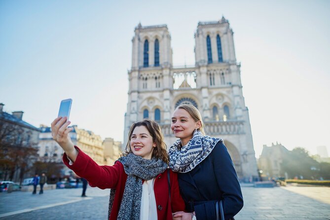 Historic Heart of Paris: Île de la Cité Walking Tour - Key highlights worth your time