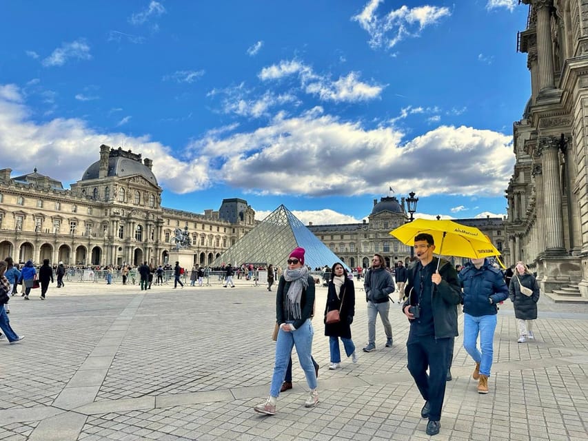Historic Paris Walking Tour in English - Meeting at Hotel de Ville: the one spot you must nail