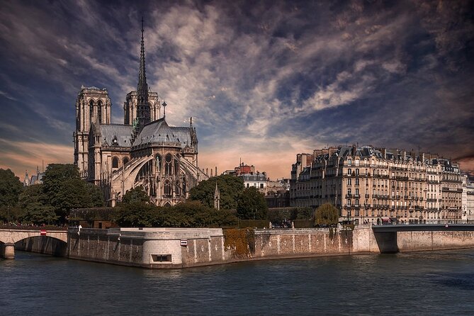 Historic Paris Walking Tour - How the walk actually runs, pace, and what to wear