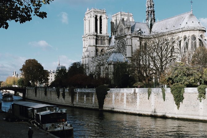 History of Paris City Center w/ Notre Dame Semi-Private 12ppl Max - Why Île de la Cité Makes This Tour Feel Efficient