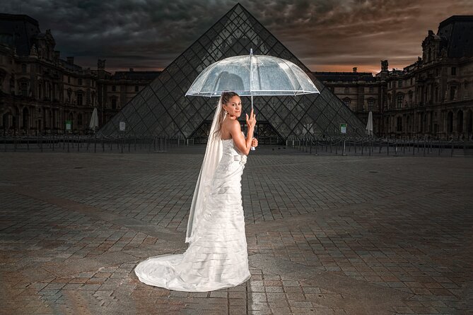 Iconic Portraits in an Exclusive Photoshoot at the Eiffel Tower - What you get after the shoot: RAW files and 3 retouched images