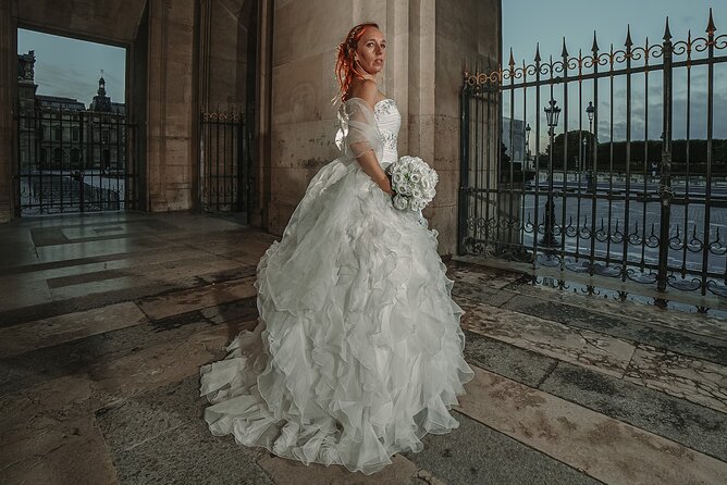 Iconic Portraits in an Exclusive Photoshoot at the Eiffel Tower - Timing, private group, and how to fit it into your Paris day