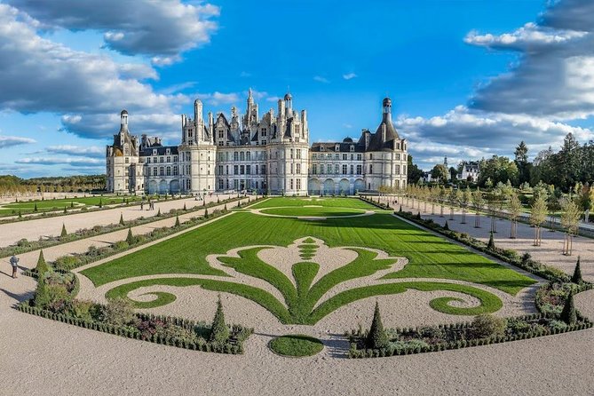 Incredible Loire castles tour with lunch and a vineyard visit - 7:00 am Start, 2.5 Hours Out, and How to Plan Your Day
