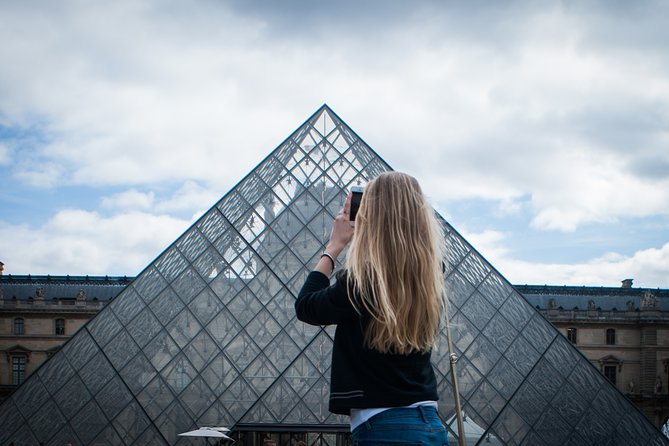 Kickstart Paris Private Tour. City Highlights for Newcomers - Meeting point and walking flow, plus the included metro move