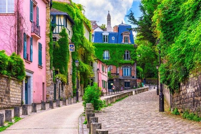 Kids/teens escape game in Montmartre - Walking Montmartre for Two Hours: Where the Riddles Do the Sightseeing