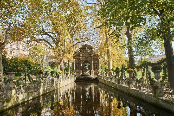 Latin Quarter Private Walking Tour - Entering the Quartier Latin with a plan, not a scramble