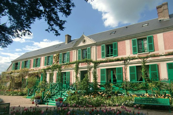 Le Havre Shore Excursion: Private Tour of Giverny, Rouen and Honfleur - Rouen Cathedral, Gros Horloge, and the Joan of Arc Square