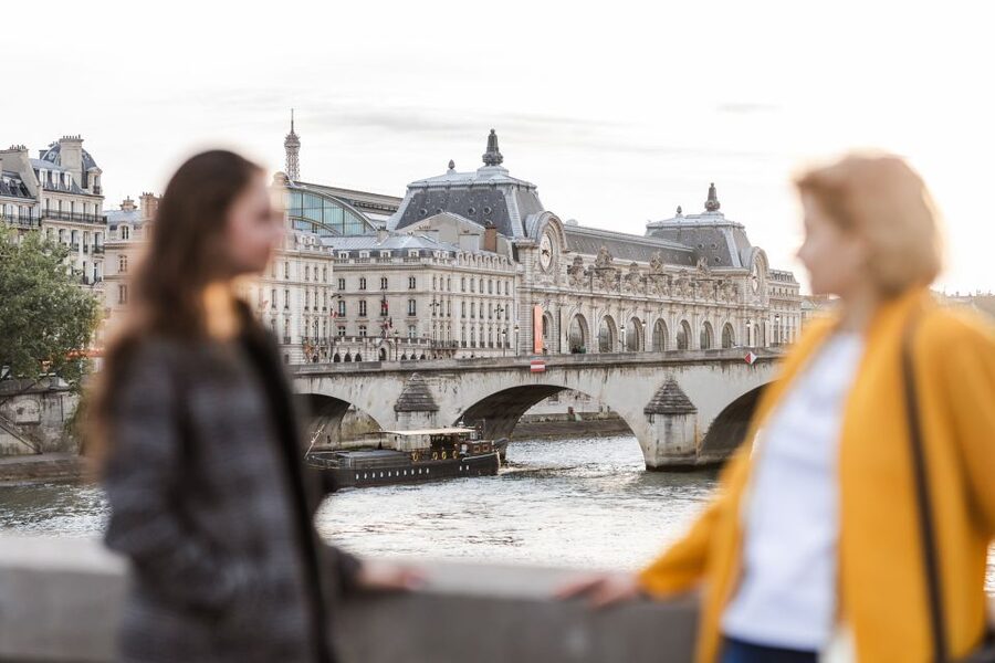 Le Marais: Explore Old Paris with a Local Host - The coffee or wine finish, a smarter way to end a walking tour