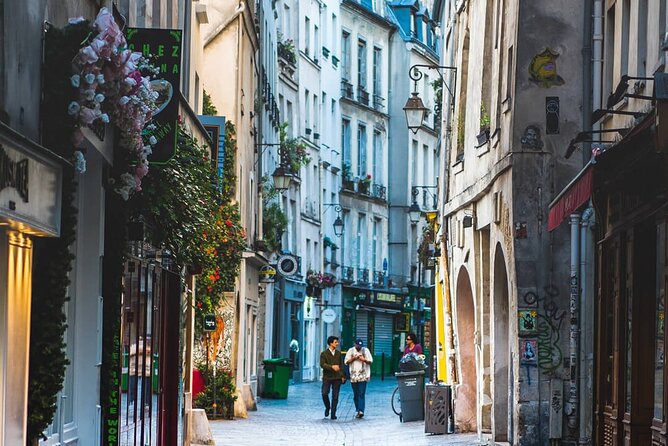 Le Marais Paris Private Transfers - Rue des Rosiers: falafel street, Jewish community heart, and the Marais nightlife zone