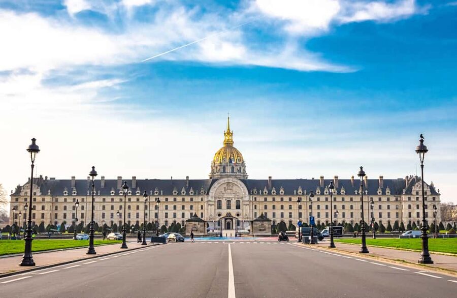 Les Invalides: Napoleon's Tomb & Army Museum Entry - Arms, Armor, Uniforms, and the One-Loop Feeling of the Galleries
