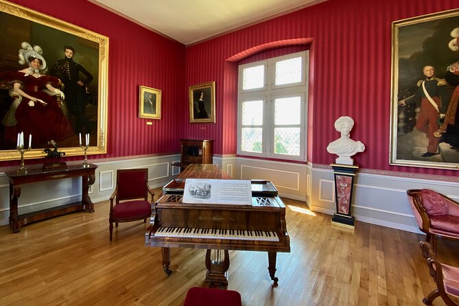 Live Guided Chenonceau, Chambord, Amboise Castles trip from Paris - Chambord, Francis I’s scale and the double-spiral staircase