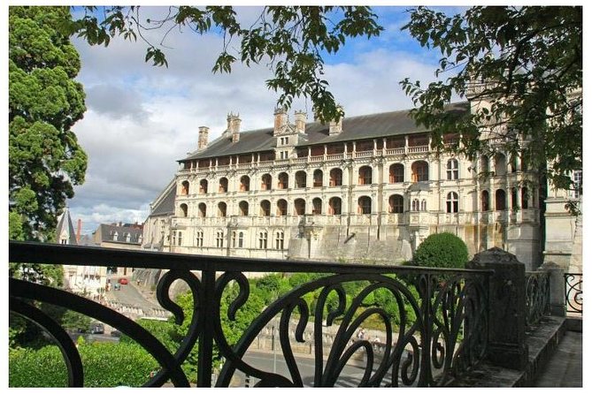 Loire Valley 2 Days private tour all inclusive from Paris with train tickets - Chaumont-sur-Loire: chateau plus the International Festival of Gardens
