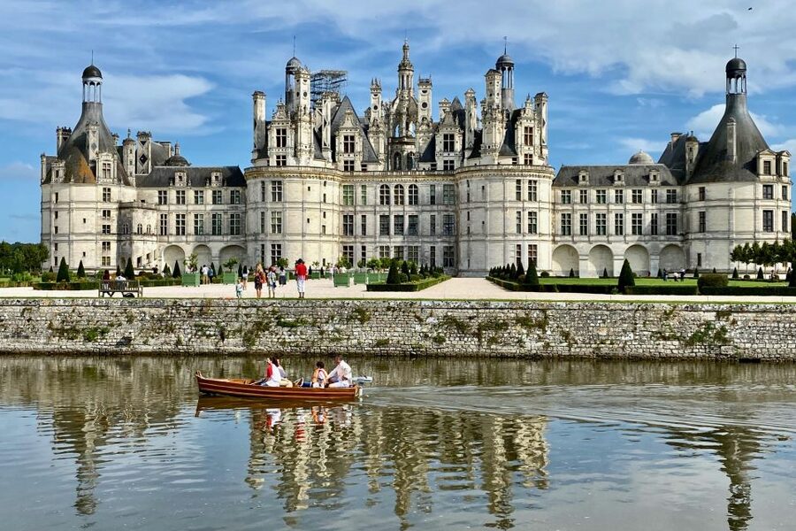 Loire Valley Castles: Chenonceau, Amboise & Da Vinci Trip - Guides make the day: Olga, David, Valentin, and Cyrus G.