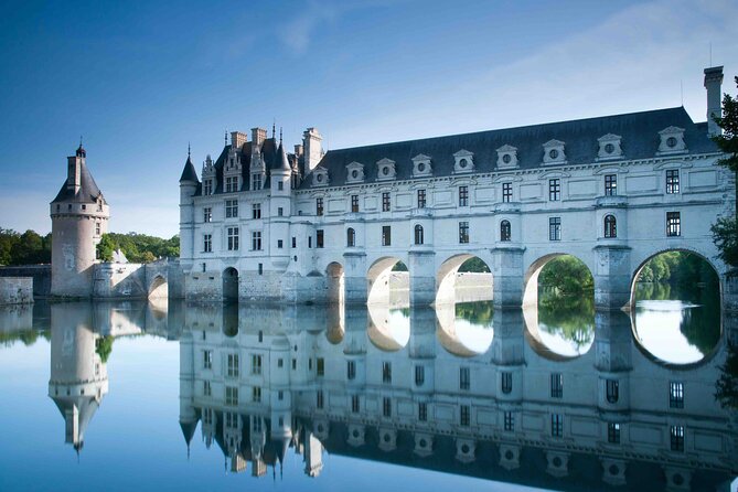 Loire Valley Castles Private Tour From Paris/skip-the-line ticket - Château de Chambord: Leonardo’s double-spiral staircase and the forest park