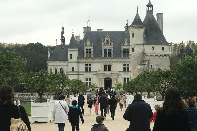 Loire Valley Castles Small-Group Day Trip from Paris - Transport comfort, meeting point reality, and timing