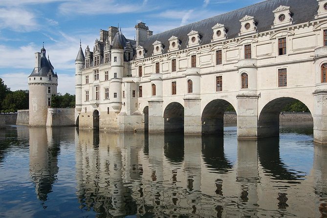Loire Valley Castles Tour with Chambord and Chenonceau from Paris - Chenonceau: Château des Dames Charm, Gardens, and a Castle That Feels Romantic