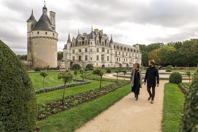 Loire Valley Castles Trip with Chenonceau and Chambord from Paris - Château de Chambord: François I’s masterpiece and the double-helix staircase