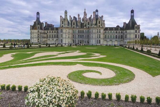 Loire Valley Chateaux from Paris Private Tour - What you do not get: lunch, so plan your own rhythm