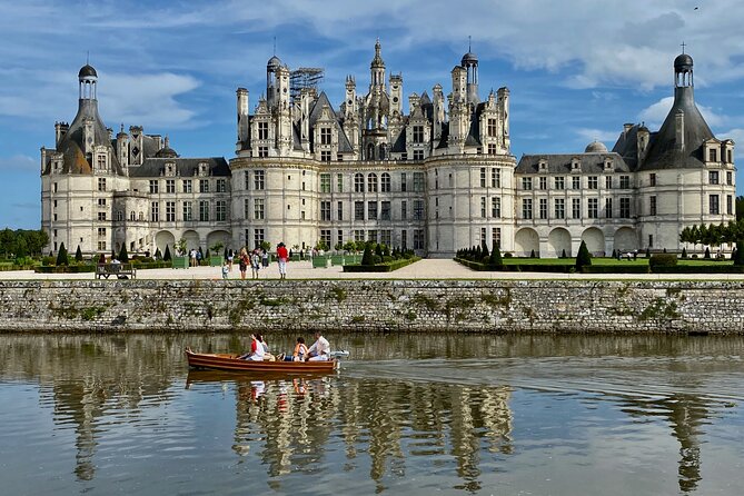 Loire Valley Royal Castles Guided Small group Day Trip from Paris - The Ride Out of Paris: Early Pickup and a Long Loop