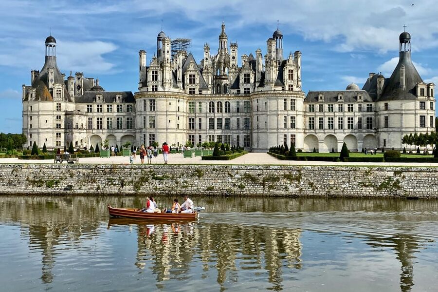 Loire Valley Royal Castles Small Group Day Trip from Paris - The schedule reality check: timing, lunch in Amboise, and how to stay comfortable