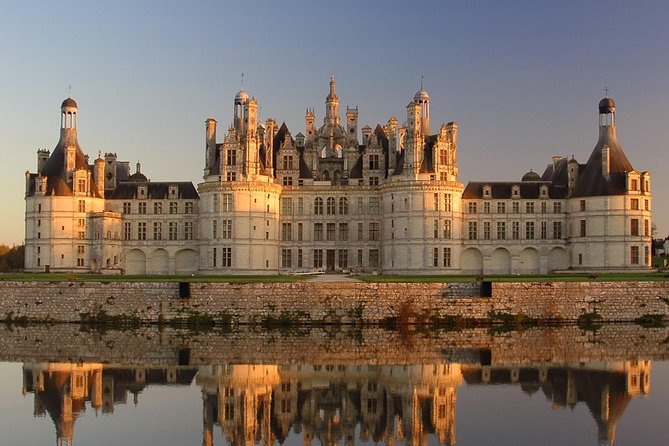 Loire Valley Wines and Castle Small Group Day Trip from Paris - Vineyard Views Around Touraine, Vouvray, and Montlouis sur Loire