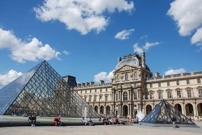 Louvre Access with a Multilingual Host - Who Should Book This, and Who Might Not Love It