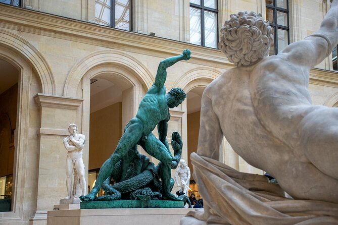 Louvre Exclusive Tour – Private Guide & Hotel Pickup in Paris - Taxi logistics and what to expect at entry