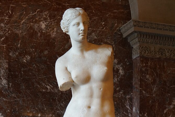 Louvre Half-Day Private Tour - Getting started at the Louvre Pyramid, fast