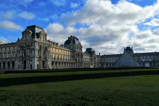 Louvre Highlights Tour for Kids Ticket Included - How the tour keeps kids engaged (even when energy dips)