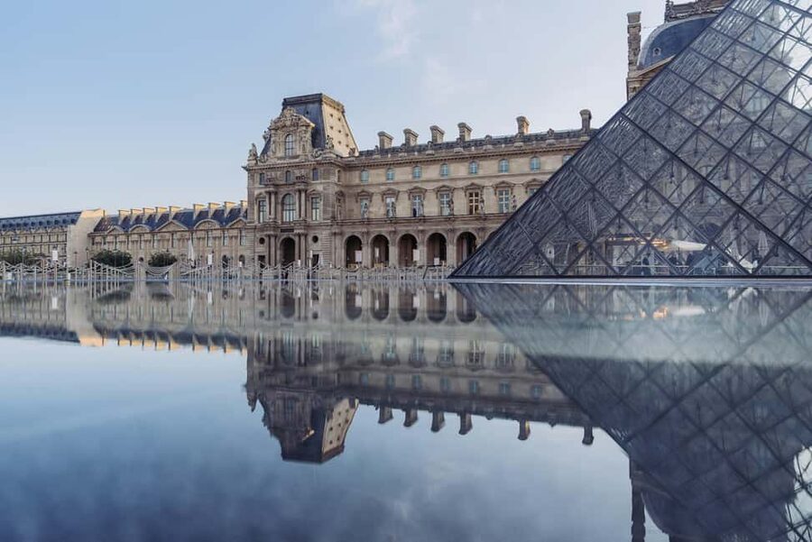 Louvre & Mona Lisa Small Group Tour with Reserved Entry - Delacroix and the French Wing: Liberty Leading the People in context