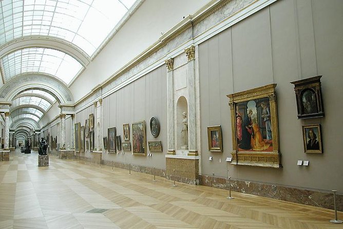 Louvre Museum and Seine River Cruise Tickets by e-mail - Where confusion can happen: meet points and QR codes