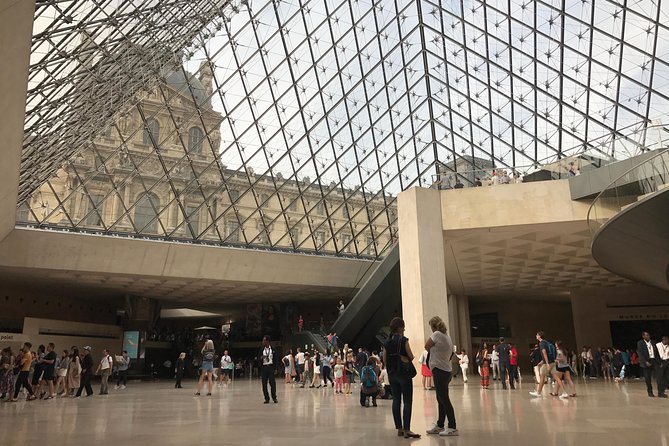 Louvre Museum Masterpieces Guided Tour - Mona Lisa timing, crowd tactics, and what your guide can explain