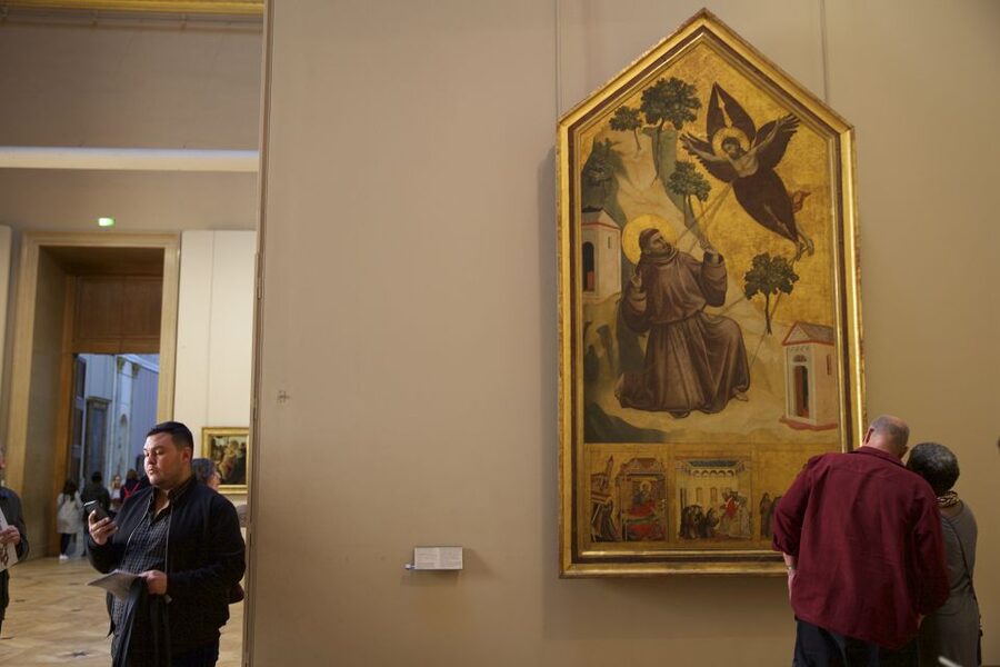 Louvre Museum: Mona Lisa Without the Crowds Last Entry Tour - Painting Room Highlights: Caravaggio, Raphael, da Vinci, and Géricault
