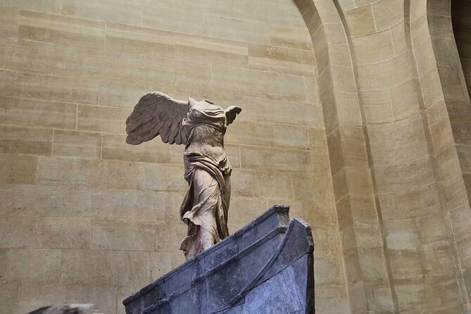 Louvre Museum Small-Group English Guided Tour - Small Group Energy: The Difference Between Watching and Understanding