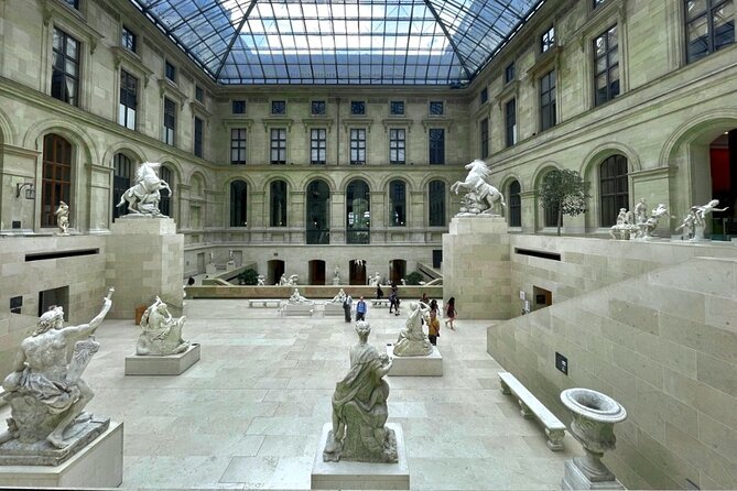 Louvre Museum Timed Entry Ticket with Audio Guide in 4 languages - Digital audio guide in 4 languages, and the phone-based catch