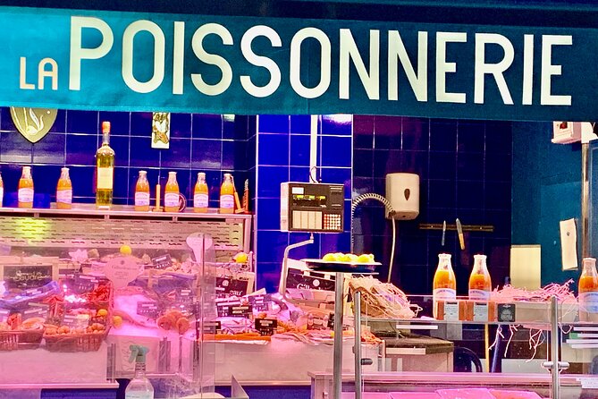 Marais HiddenTreasures, audioguided walking tour - Start at 1 Rue des Nonnains dHyères, then end at Place des Vosges