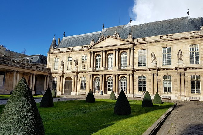 Marais Private Walking Tour - Stop 1: Hôtel de Ville, administration past and the 1871 rebuild