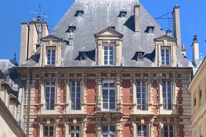 Marais Tour With a Local - Stop 3: Rue des Rosiers, Jewish food streets and real street life